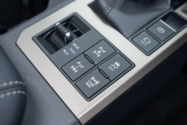 Vehicle Image 24