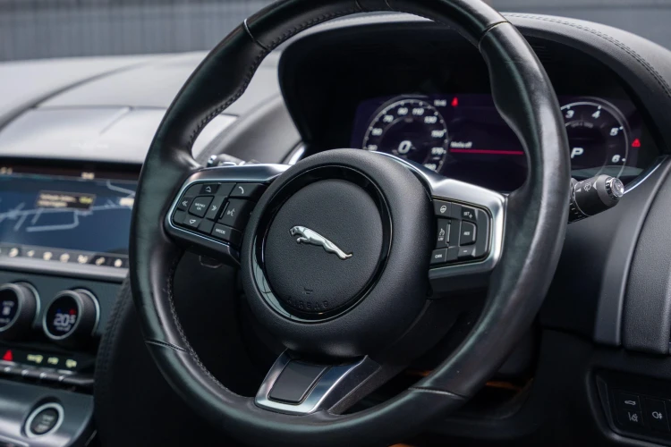 Vehicle Image 38