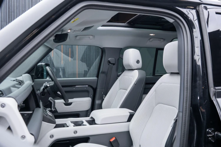 Vehicle Image 36