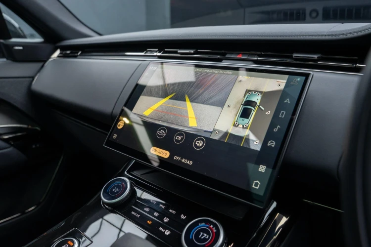 Vehicle Image 8
