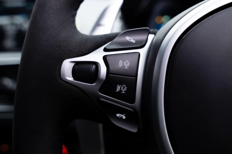 Vehicle Image 32