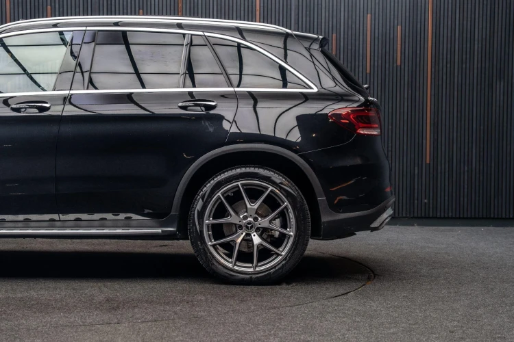 Vehicle Image 13