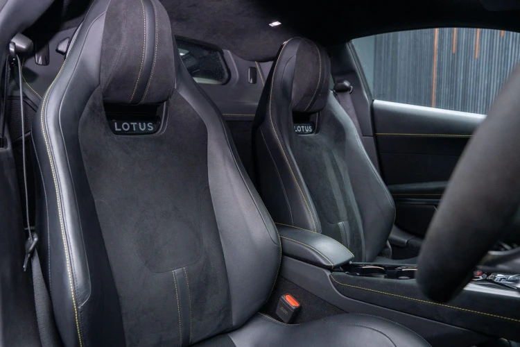 Vehicle Image 12