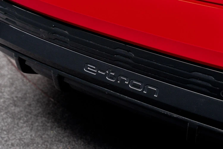 Vehicle Image 37