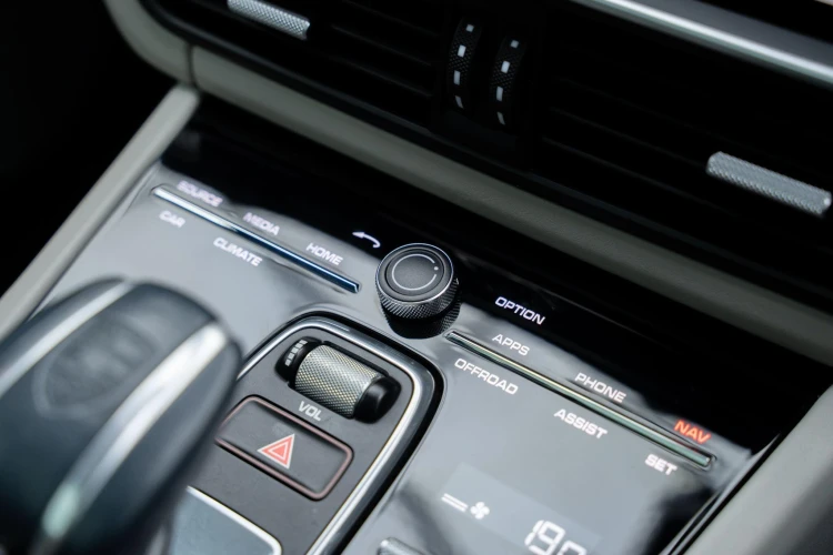 Vehicle Image 30