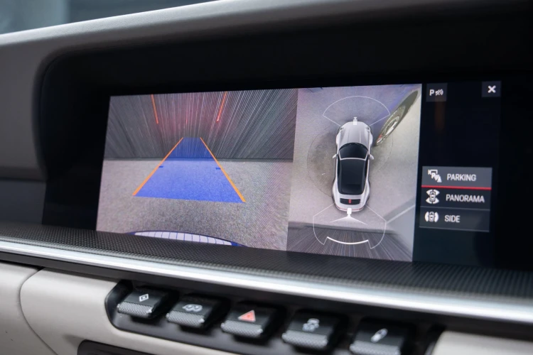 Vehicle Image 10