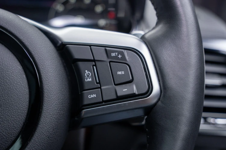 Vehicle Image 38