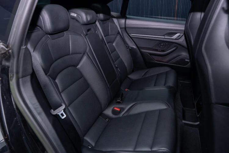 Vehicle Image 14
