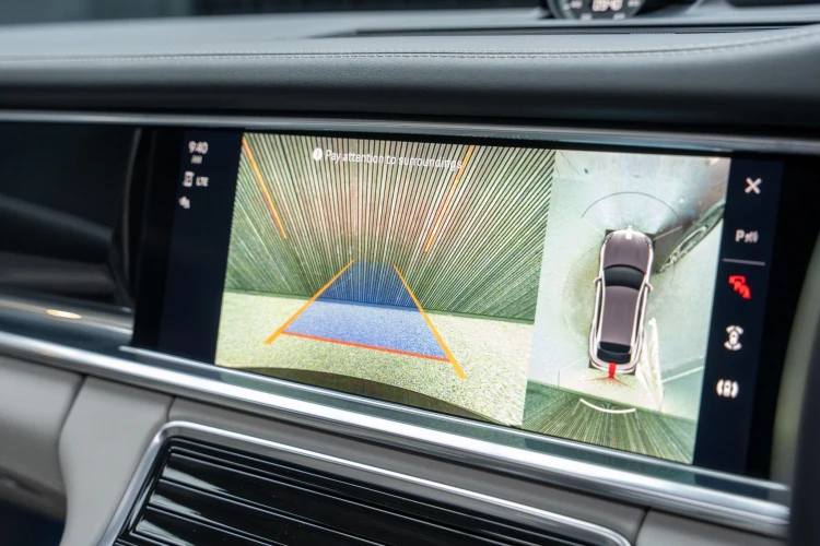 Vehicle Image 10