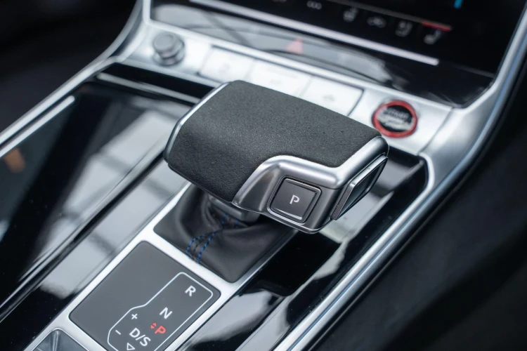 Vehicle Image 30