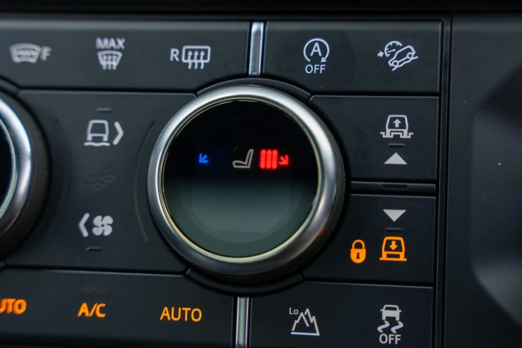 Vehicle Image 32