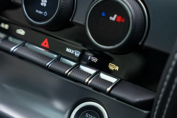 Vehicle Image 30
