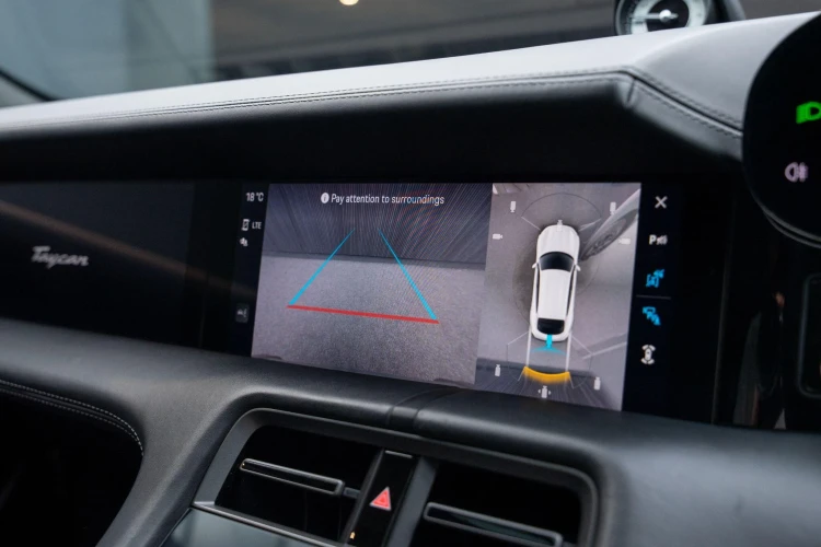 Vehicle Image 10