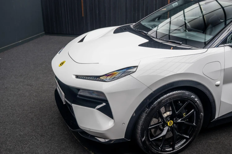 Vehicle Image 5
