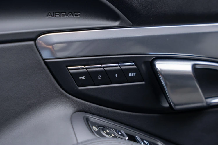 Vehicle Image 30