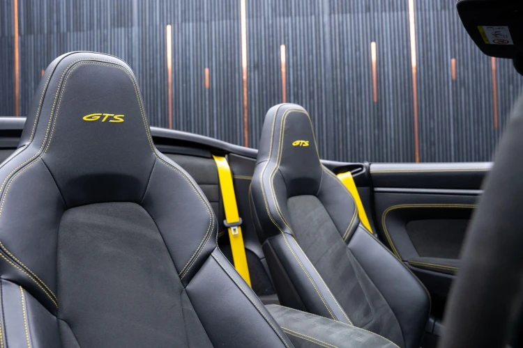 Vehicle Image 12