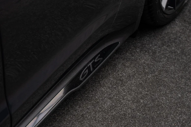 Vehicle Image 33