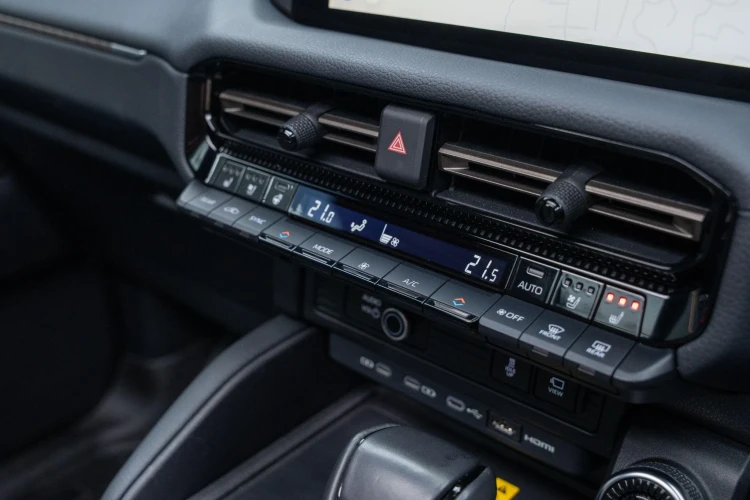 Vehicle Image 22