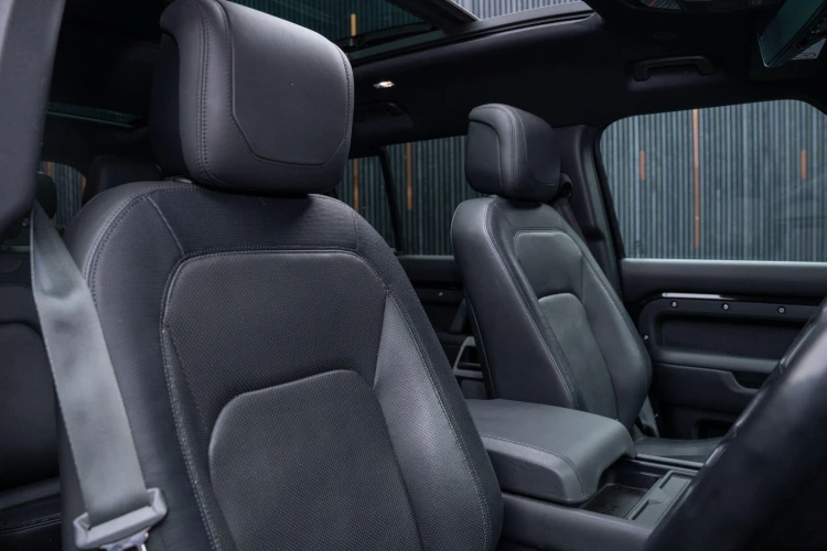Vehicle Image 12