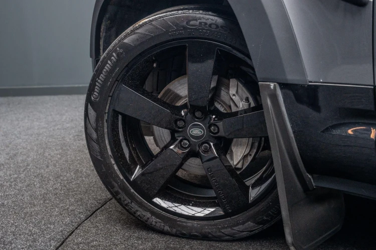 Vehicle Image 13