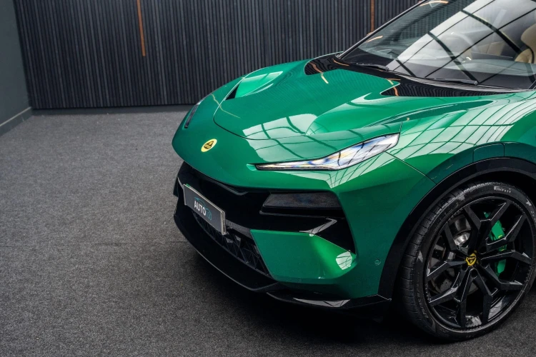 Vehicle Image 5
