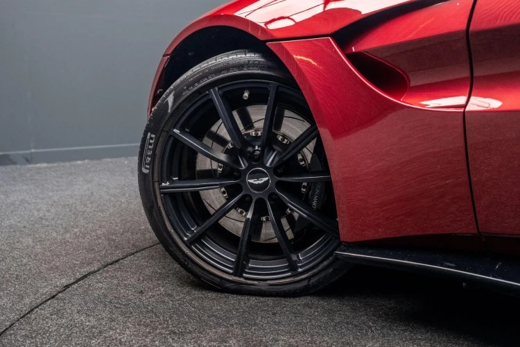 Vehicle Image 13