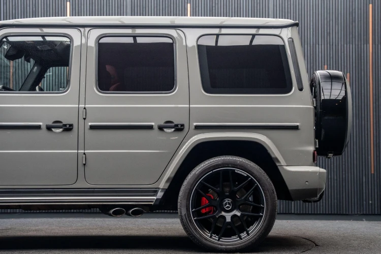 Vehicle Image 13