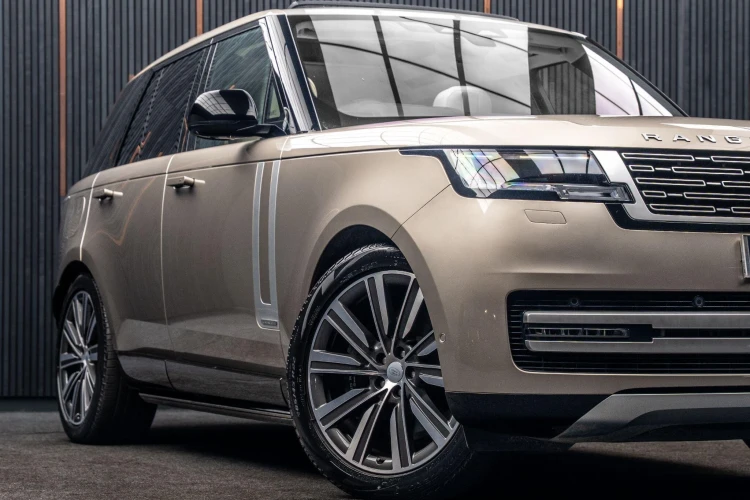 Vehicle Image 9