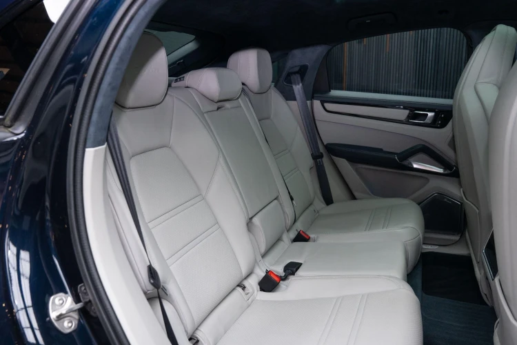 Vehicle Image 35