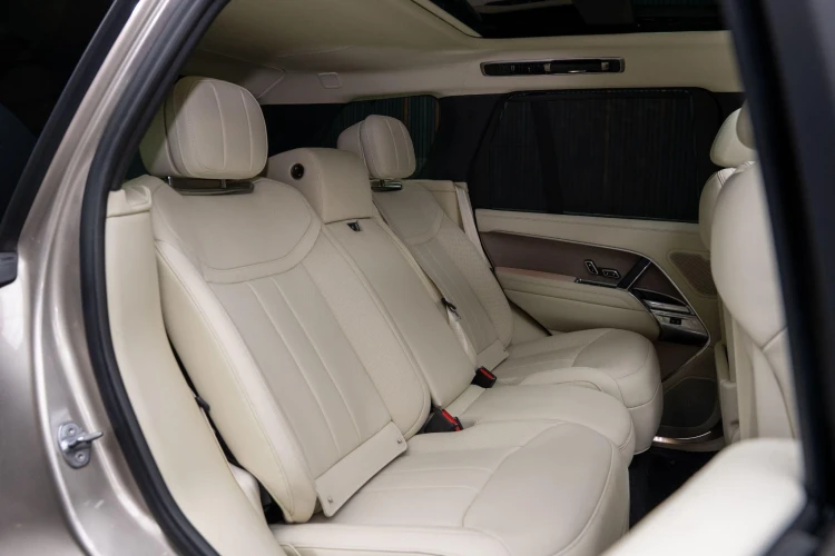 Vehicle Image 14