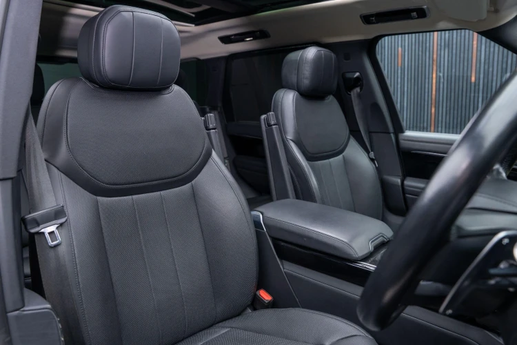 Vehicle Image 12
