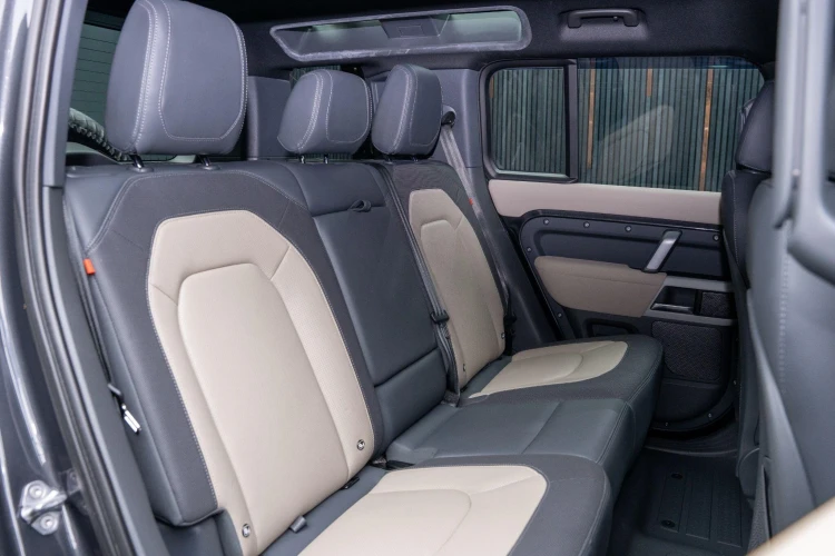 Vehicle Image 14