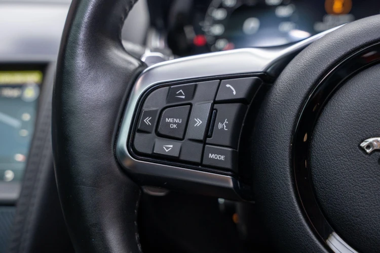 Vehicle Image 32
