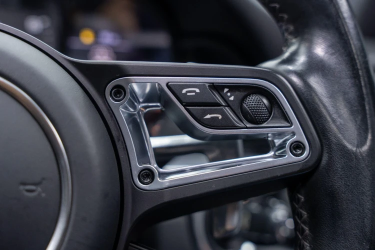 Vehicle Image 35