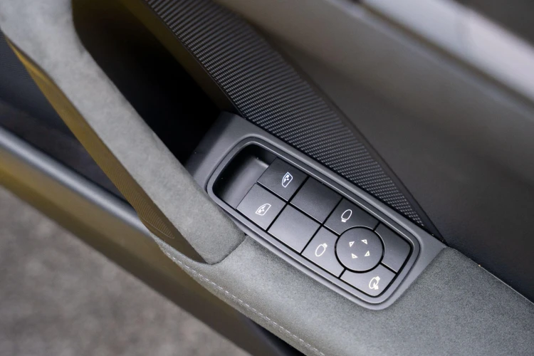 Vehicle Image 40