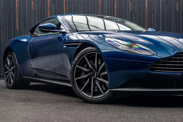 Vehicle Image 7