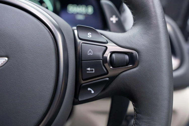 Vehicle Image 33