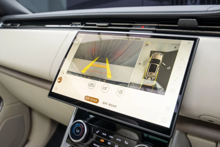Vehicle Image 8