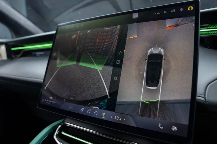 Vehicle Image 8