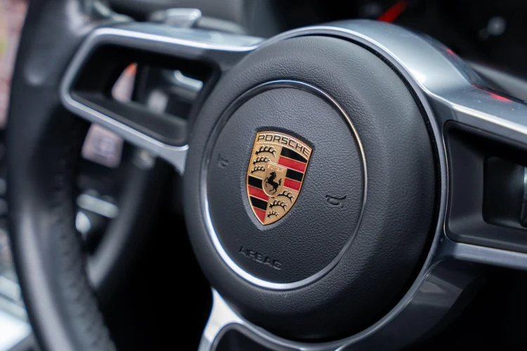 Vehicle Image 35