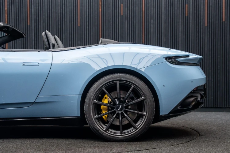 Vehicle Image 21