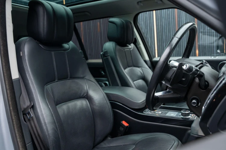 Vehicle Image 12