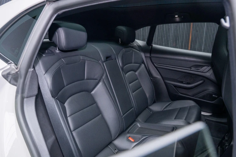 Vehicle Image 14