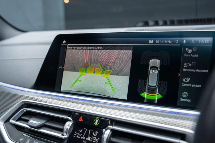Vehicle Image 6