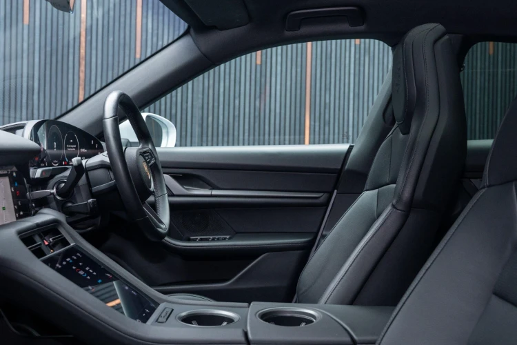 Vehicle Image 45