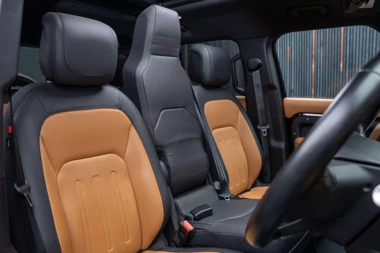 Vehicle Image 12