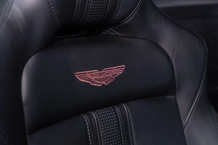 Vehicle Image 12