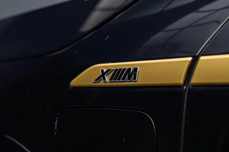 Vehicle Image 25