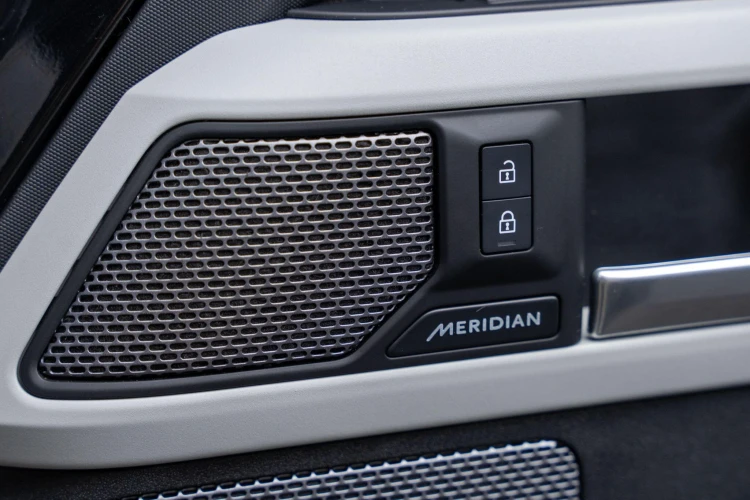 Vehicle Image 8