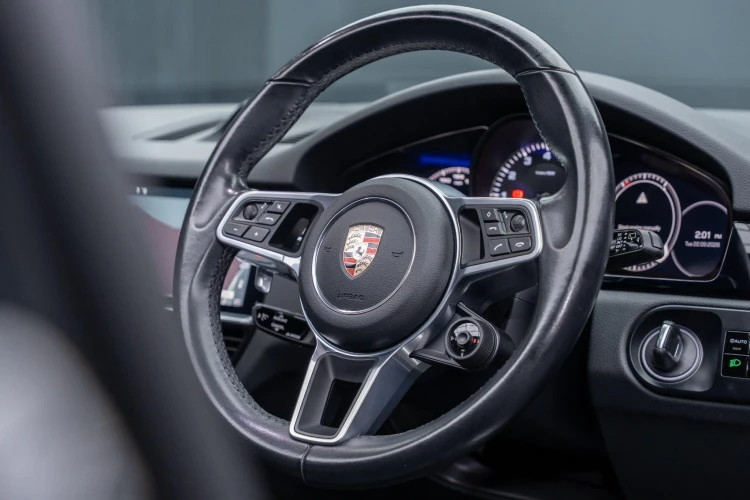 Vehicle Image 40